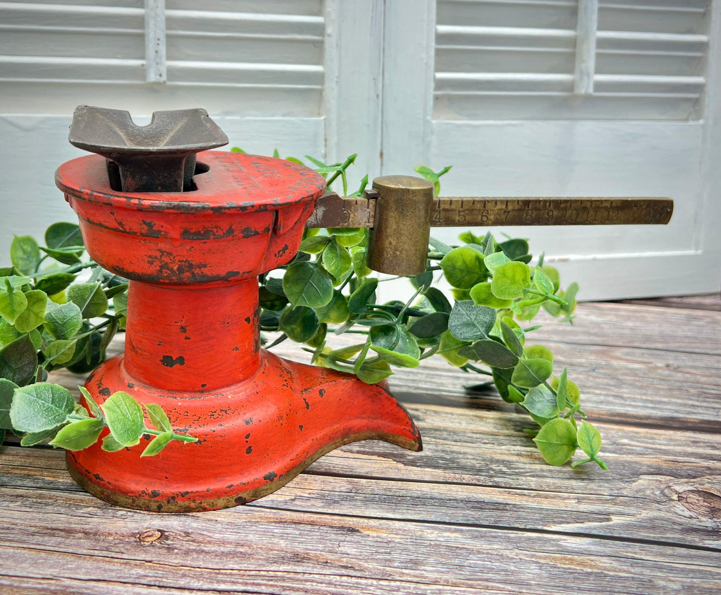 Antique Red Split Tail Cast Iron & Brass Howe Company Scale - That’s My JAmm