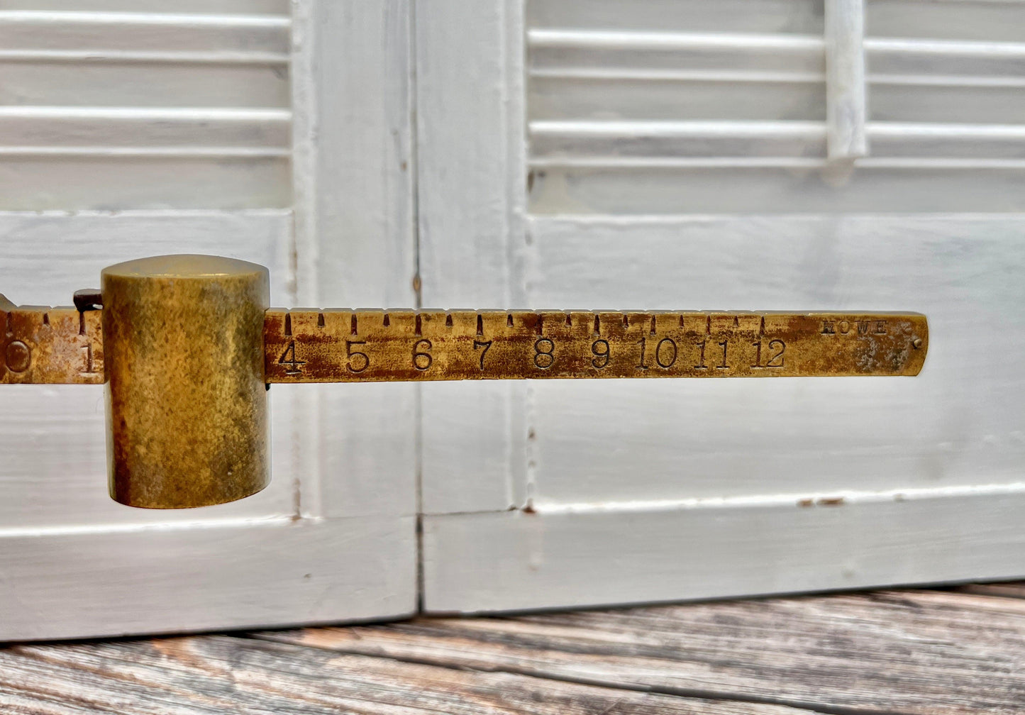 Antique Red Split Tail Cast Iron & Brass Howe Company Scale - That’s My JAmm