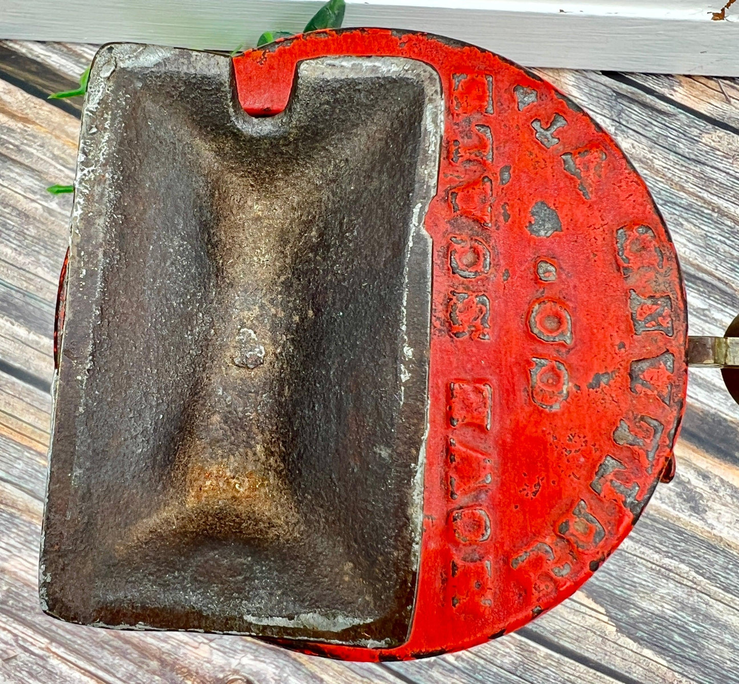 Antique Red Split Tail Cast Iron & Brass Howe Company Scale - That’s My JAmm