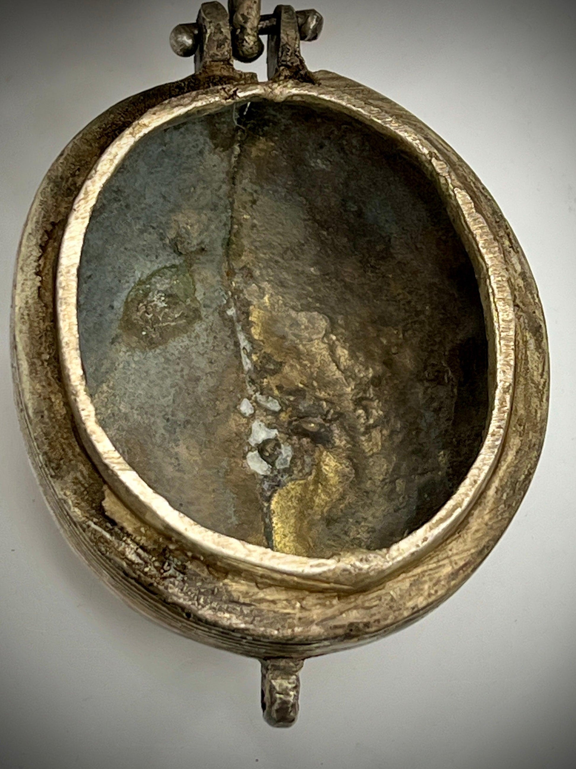 Antique Bronze Peacock Betel Box - Exquisite Handcrafted Decorative Piece - That’s My JAmm